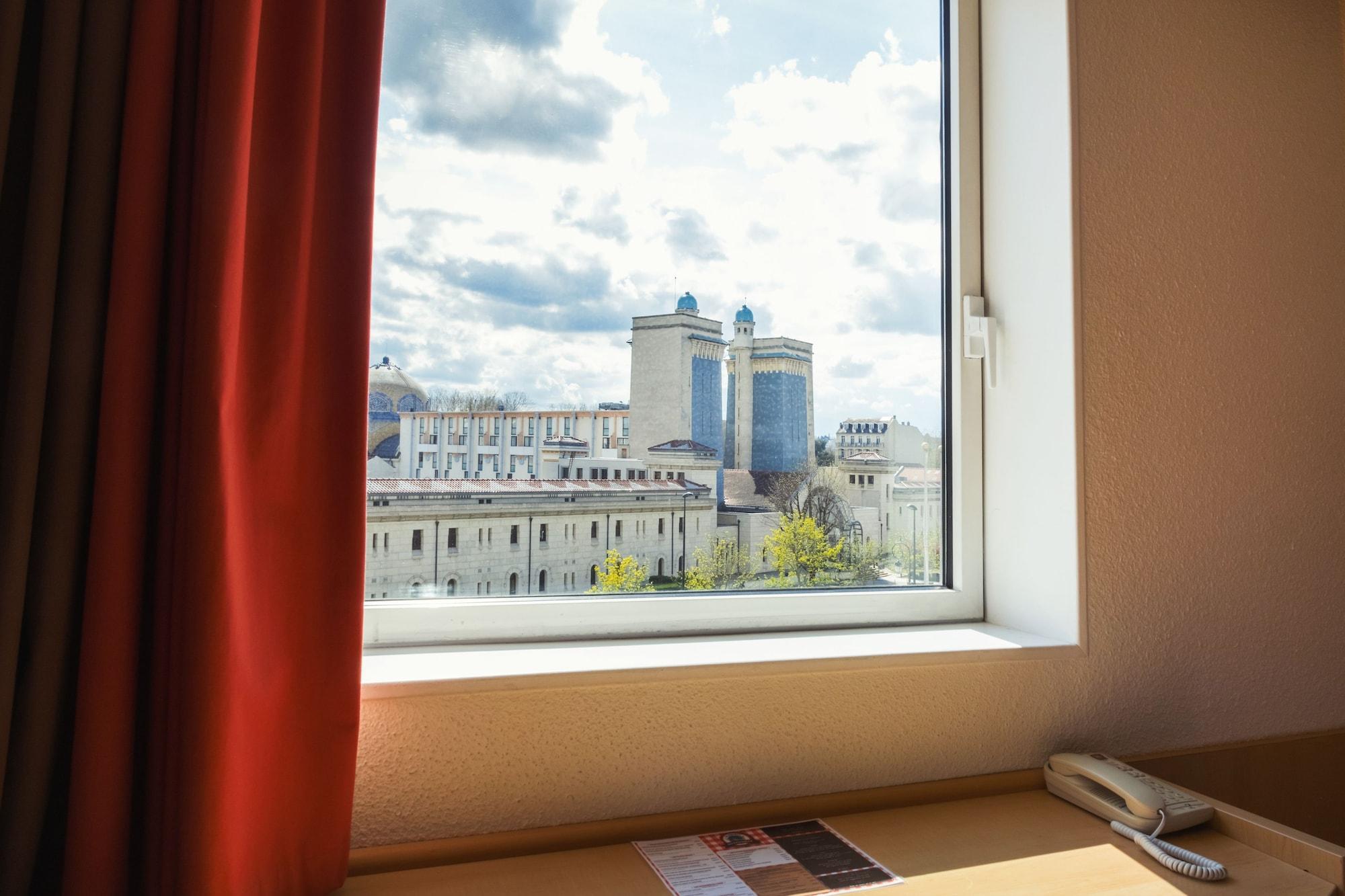 Ibis Vichy Hotel Екстериор снимка
