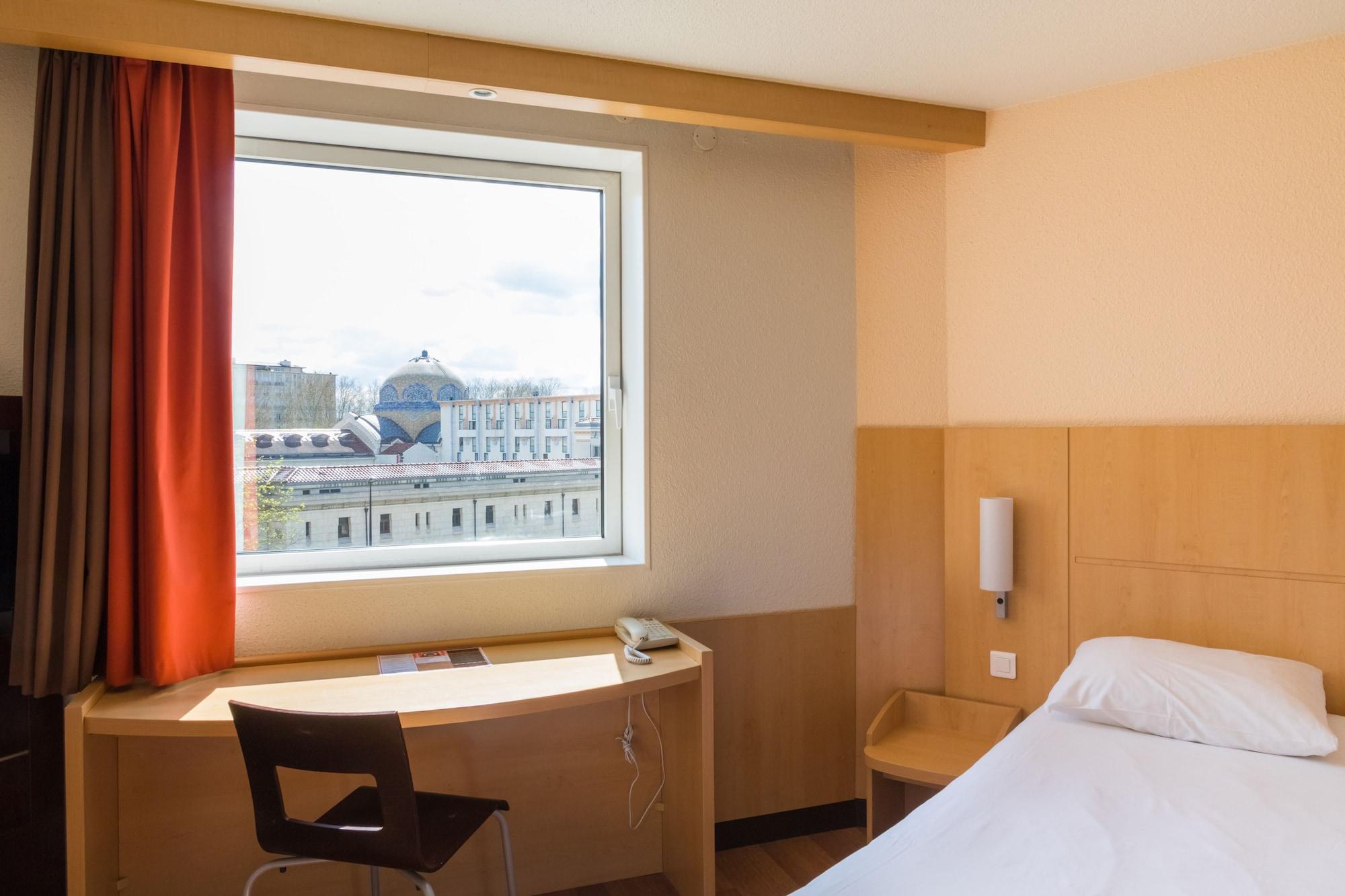 Ibis Vichy Hotel Екстериор снимка